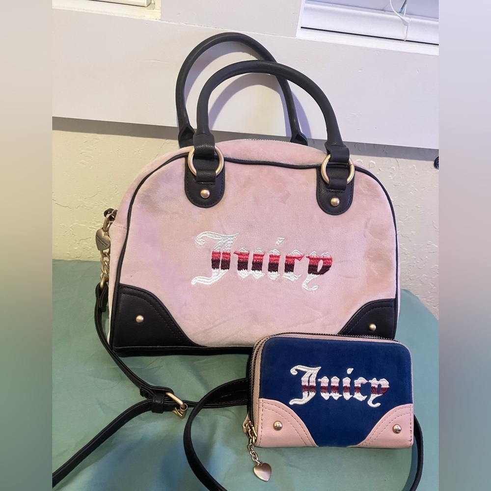 BUNDLE Juicy Couture Crossbody Dusty Blush Retro vibe medium purse & wallet
